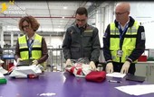 Borse e vestiti "taroccati" viaggiano in aereo. A Malpensa le Fiamme Gialle sequestrano oltre 7.000 capi contraffatti