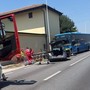 Auto contro pullman in via Valle Po a Cuneo: c'è una vittima Auto contro pullman in via Valle Po a Cuneo: c'è una vittima