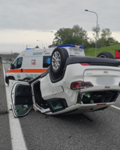 Incidente in tangenziale, auto ribaltata all'altezza di Venaria. Un ferito in codice giallo