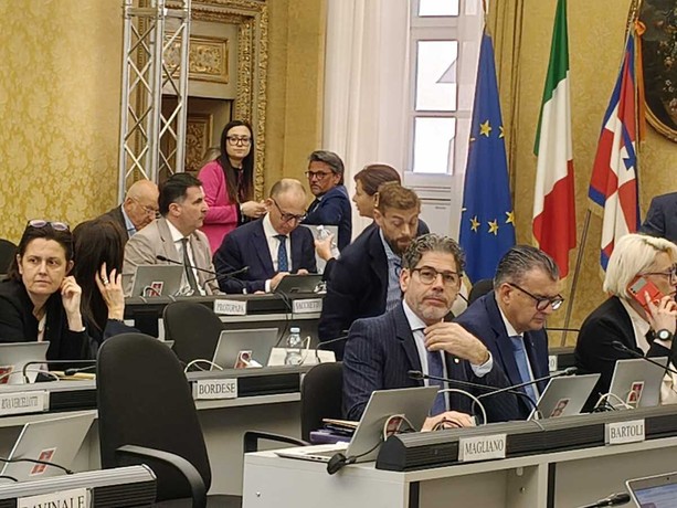 Caso Delmastro, la minoranza chiede la "testa" di Chiorino: "Si dimetta"