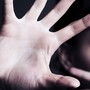 Quindici anni di incubo e violenze, in tribunale il racconto di una giovane madre maltrattata davanti alla figlia: "Non potevo neanche farmi la doccia" Quindici anni di incubo e violenze, in tribunale il racconto di una giovane madre maltrattata davanti alla figlia: "Non potevo neanche farmi la doccia"