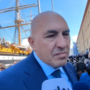 Vespucci salpa da Genova, Crosetto: "Orgoglioso dell’Italia non solo nei momenti di festa". E difende gli Alpini dalle polemiche Vespucci salpa da Genova, Crosetto: "Orgoglioso dell’Italia non solo nei momenti di festa". E difende gli Alpini dalle polemiche