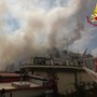 Borgoratti, appartamento in fiamme in via Sapeto. Strada chiusa per l’intervento dei vigili del fuoco Borgoratti, appartamento in fiamme in via Sapeto. Strada chiusa per l’intervento dei vigili del fuoco