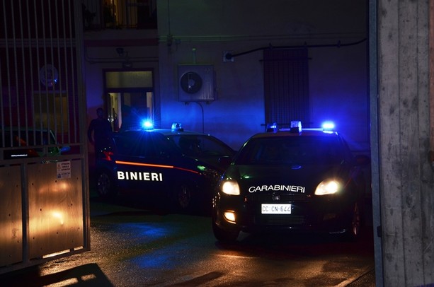 Festa in Langa, tra musica e droga: 26 giovani identificati e sanzionati Festa in Langa, tra musica e droga: 26 giovani identificati e sanzionati