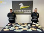 Savona, blitz antidroga della Finanza: due arresti, sequestrati cocaina, hashish e oltre 11mila euro in contanti