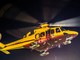 Scontro notturno tra un'auto e una moto sul lungolago di Azzate. Grave un giovane