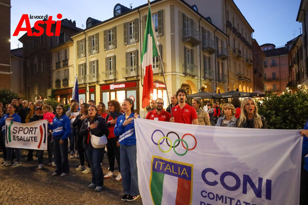 Tutta l’Italia ad Asti per il tennistavolo studentesco: grande festa in piazza San Secondo per la cerimonia inaugurale [FOTO]