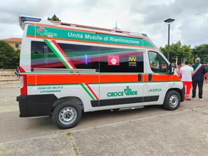Albisola, rischia di annegare ma viene salvato dal bagnino: uomo in codice rosso