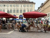 Cafè e berretti alla francese, riprese in centro città: Torino diventa Parigi per il nuovo film di Adam Sandler [FOTO]