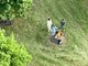 Parrucchieri abusivi, sporcizia e risse: allarme nel giardino Madre Teresa [VIDEO]