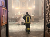 Fiamme all’interno del Duomo di Cuneo: va a fuoco il tendaggio di un confessionale