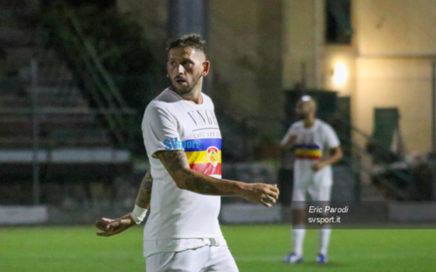 Calcio e scommesse, "La Verità" chiama in causa anche il centrocampista del Finale Antonio Esposito