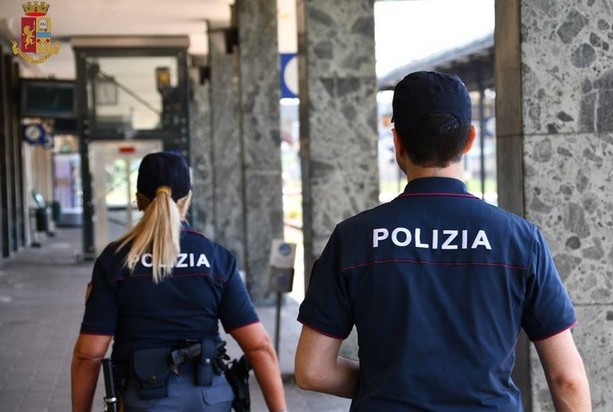 Giorni di partenze e arrivi: in Piemonte controllate 843 persone in 26 stazioni ferroviarie. C'è anche un arresto