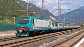 Tragedia sui binari della linea Torino-Genova, circolazione sospesa e treni in forte ritardo Tragedia sui binari della linea Torino-Genova, circolazione sospesa e treni in forte ritardo