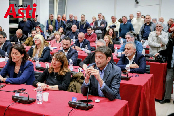 Alta tensione su Cascina Volta. Rasero: "Ci metto la faccia", ma per l'opposizione la gestione è un pasticcio tra debiti e pareri legali tardivi [GALLERIA FOTOGRAFICA]