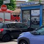 Varese, perde il controllo dell'auto e finisce contro l'edicola di viale Borri Varese, perde il controllo dell'auto e finisce contro l'edicola di viale Borri