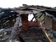 Incendio divora il tetto di una casa nella frazione Depot di Fenestrelle [FOTO]
