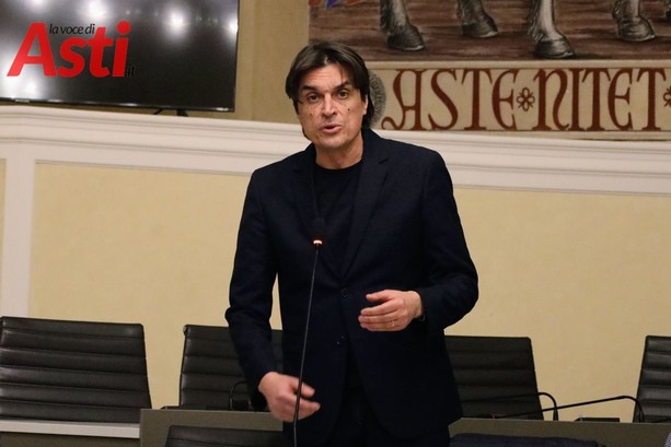 Bovino rompe il silenzio, ma non gli indugi: "La politica mi piace, ma non ho ancora deciso nulla per il 2027" Bovino rompe il silenzio, ma non gli indugi: "La politica mi piace, ma non ho ancora deciso nulla per il 2027"