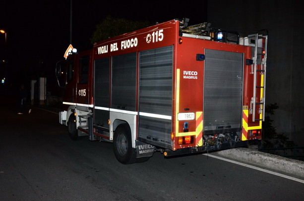 A10, tir sbanda e si schianta contro un altro camion fermo in un'area di sosta