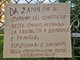 Protesta delle famiglie davanti ai giardini chiusi: “Vergognoso lasciarli così da due anni”