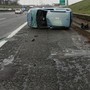 Auto si ribalta all'altezza dell'uscita del Drosso: disagi questa mattina in tangenziale, un ferito in codice giallo al San Luigi Auto si ribalta all'altezza dell'uscita del Drosso: disagi questa mattina in tangenziale, un ferito in codice giallo al San Luigi