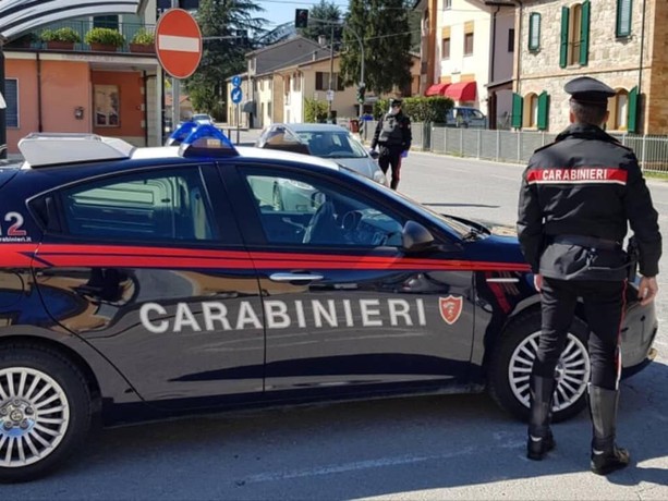 Moncalvo: uomo in preda a disagio psichico &quot;aggredisce&quot; due mamme e un'insegnante nei pressi dell'asilo