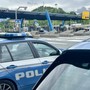 Droga, tassista abusivo e pullman sovraffollati. Il bilancio dei controlli della Polizia nella Riviera di Ponente