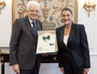 Cecilia Bartoli premiata da Sergio Mattarella con l’onorificenza di Grande Ufficiale della Repubblica Italiana (Foto)