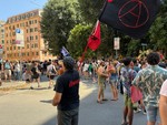 Venticinque anni dal G8 di Genova, oggi il primo corteo. Vittorio Agnoletto: "Oggi un altro mondo è diventato urgente" Venticinque anni dal G8 di Genova, oggi il primo corteo. Vittorio Agnoletto: "Oggi un altro mondo è diventato urgente"