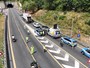 Moto contro camion sulla A12, grave una donna. Casello di Genova Est chiuso in entrata verso Genova