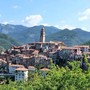 Castelvittorio: installazione del fotovoltaico sul tetto del Comune, operaio 55enne cade da quattro metri e muore