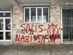 “Salis nazista”, scritte shock sui muri di tre scuole: “Atto vile”