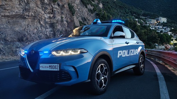 Alassio, ventenne arrestato dopo la fuga: calci e pugni contro i poliziotti Alassio, ventenne arrestato dopo la fuga: calci e pugni contro i poliziotti