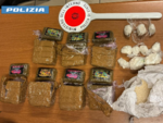 Cocaina e hashish nascosti tra i fazzoletti e il vino, due arresti all’ex Manifattura Tabacchi [VIDEO]