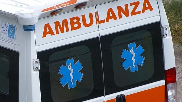 Ragazza di 21 anni investita da un'auto a Lonate Pozzolo: è grave