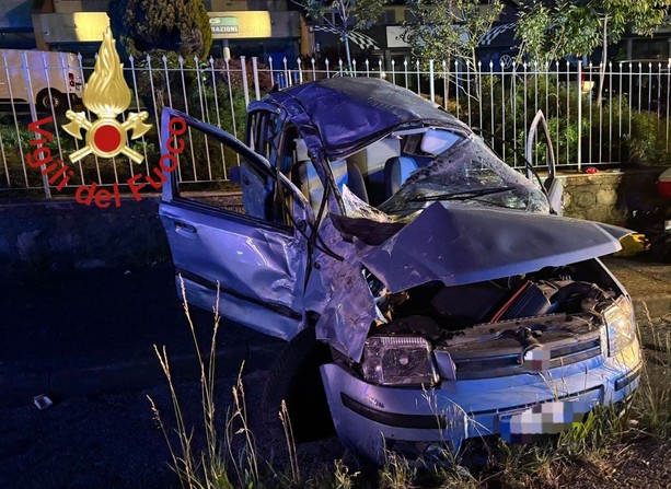 Pauroso frontale nel Comasco: ragazza portata al Circolo di Varese in codice rosso. Altre cinque persone ferite
