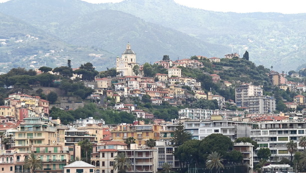 Sanremo approva il Documento Unico di Programmazione 2027-2029: turismo, sicurezza, giovani e quartieri al centro della strategia cittadina Sanremo approva il Documento Unico di Programmazione 2027-2029: turismo, sicurezza, giovani e quartieri al centro della strategia cittadina
