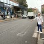 L'auto sbanda e finisce contro la lavanderia: "Cinque incidenti in pochi giorni, serve un semaforo" L'auto sbanda e finisce contro la lavanderia: "Cinque incidenti in pochi giorni, serve un semaforo"