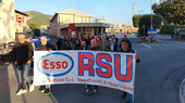 Licenziamenti Esso di Vado, fumata grigia dopo l'incontro con l'azienda: "Il numero dei lavoratori ricollocabili rispetto alla procedura non è sufficiente a risolvere le problematiche" Licenziamenti Esso di Vado, fumata grigia dopo l'incontro con l'azienda: "Il numero dei lavoratori ricollocabili rispetto alla procedura non è sufficiente a risolvere le problematiche"