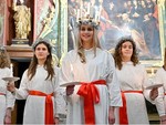 Haut-de-Cagnes si illumina per Santa Lucia: la tradizione nordica che accende l’inverno Haut-de-Cagnes si illumina per Santa Lucia: la tradizione nordica che accende l’inverno