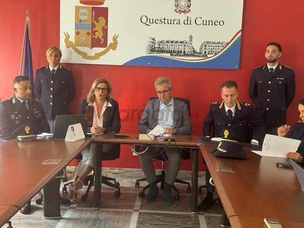 Traffico di cocaina tra Bra e il Nord Italia, tre arrestati e sequestrati oltre 11 chili di droga Traffico di cocaina tra Bra e il Nord Italia, tre arrestati e sequestrati oltre 11 chili di droga