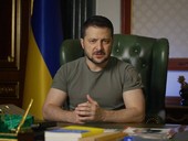 Ucraina, Zelensky frena sulle elezioni e traccia la strada della diplomazia fino al 2027 Ucraina, Zelensky frena sulle elezioni e traccia la strada della diplomazia fino al 2027